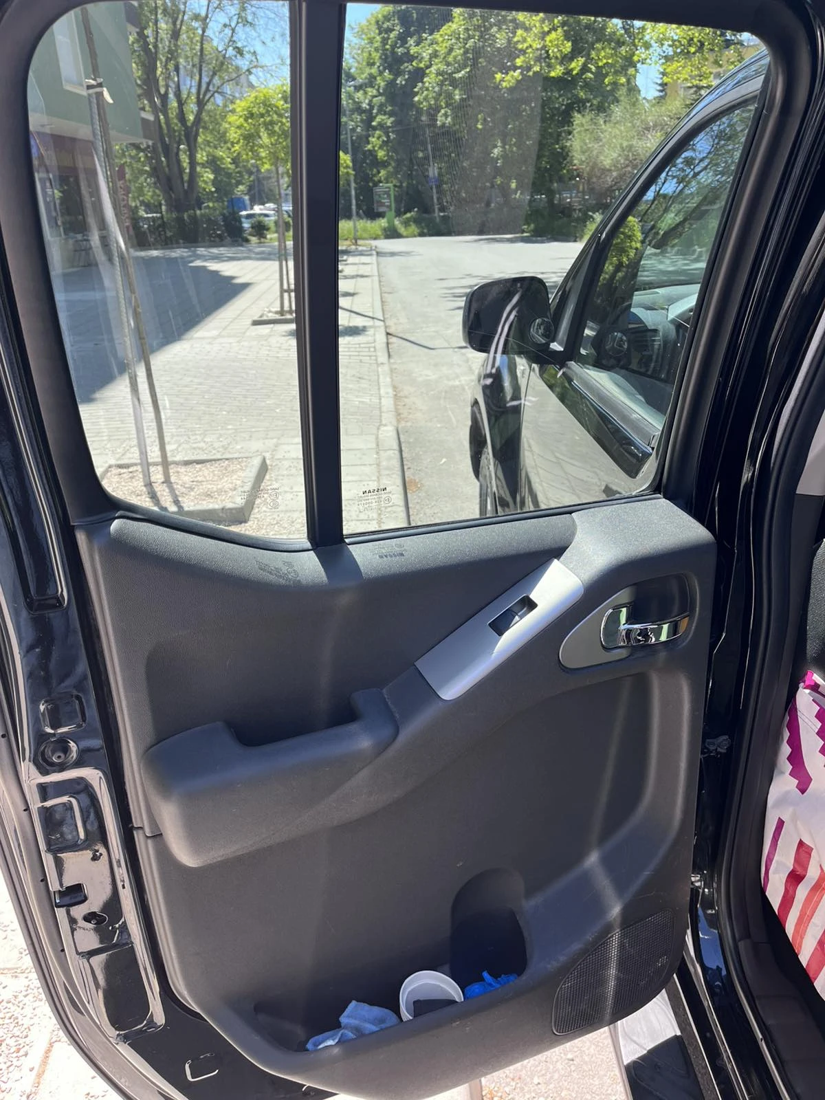 Nissan Navara 2.5 ТD, снимка 10 - Автомобили и джипове - 54821968