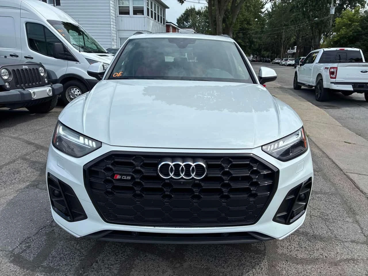 Audi SQ5 Technik | CARFAX | АВТОКРЕДИТ БЕЗ ПЪРВОНАЧАЛНА , снимка 2 - Автомобили и джипове - 55593556