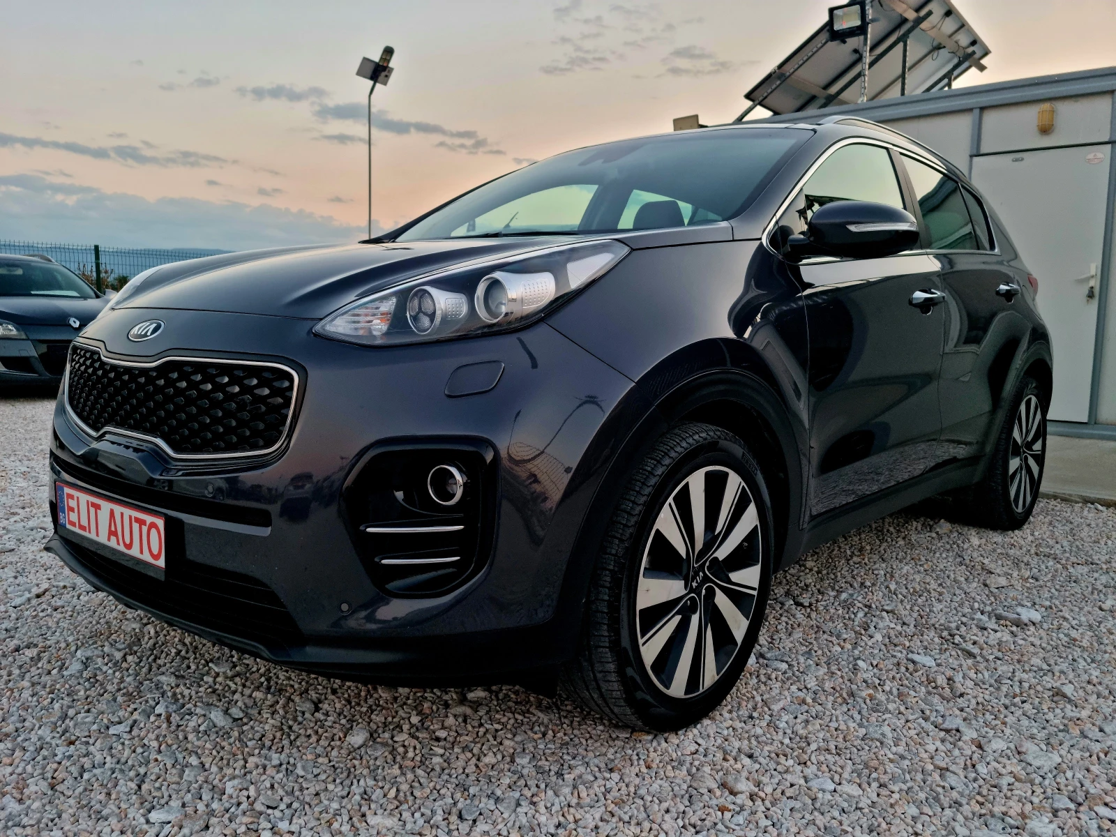 Kia Sportage 1.7 CRDI Exclusive.Panorama, снимка 2 - Автомобили и джипове - 55655578