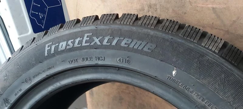 Гуми Зимни 225/60R18, снимка 6 - Гуми и джанти - 35148897