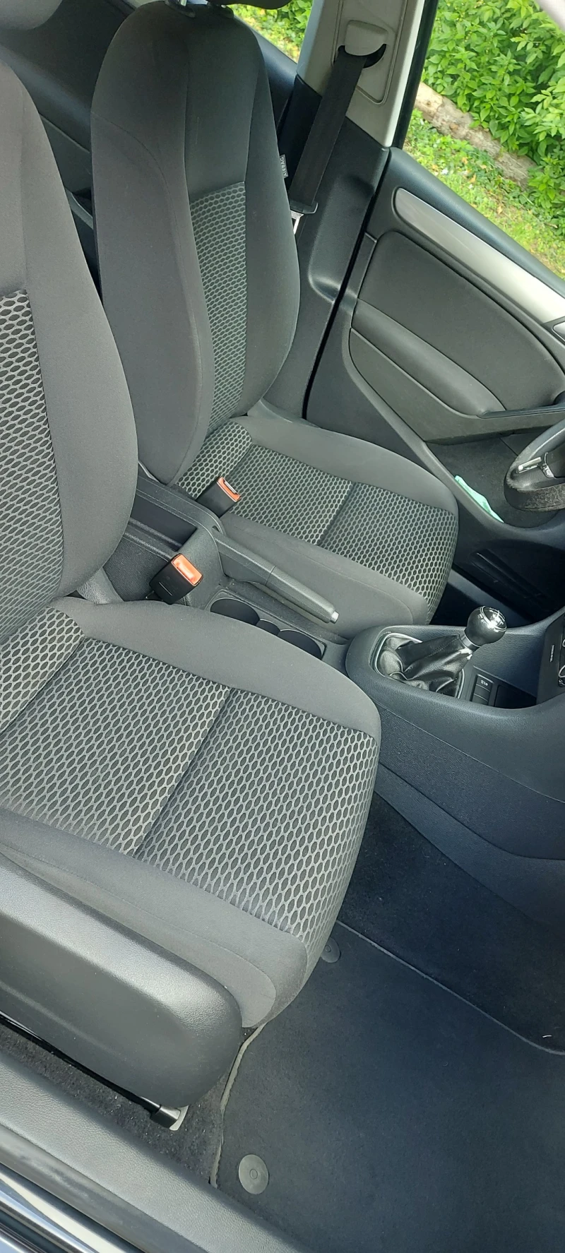 VW Golf TDI, снимка 14 - Автомобили и джипове - 45431442