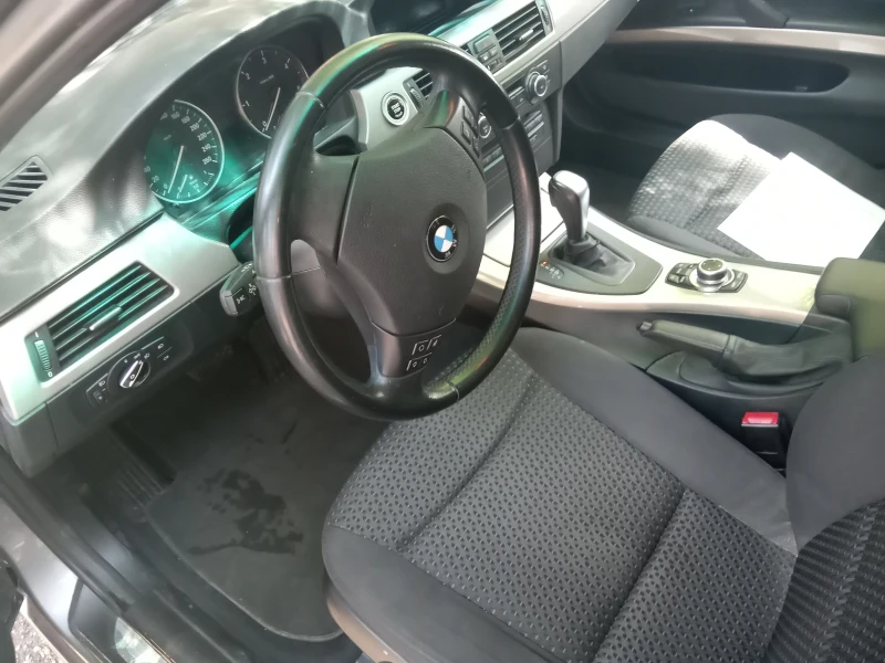 BMW 320 E91 Facelift 2011 184кс, снимка 4 - Автомобили и джипове - 46821084