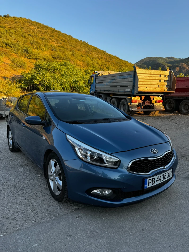 Kia Ceed 1.4 CRDI , снимка 3 - Автомобили и джипове - 47441799