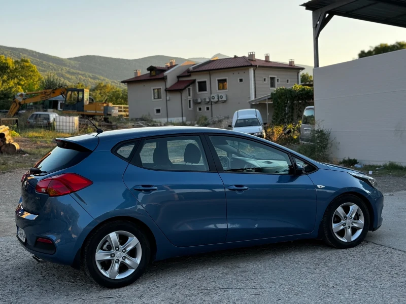 Kia Ceed 1.4 CRDI , снимка 6 - Автомобили и джипове - 47441799