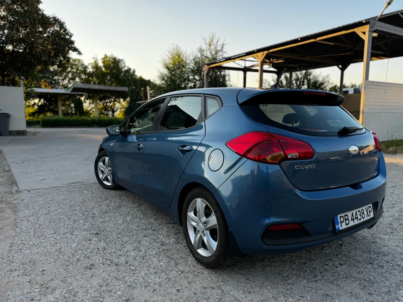 Kia Ceed 1.4 CRDI , снимка 4 - Автомобили и джипове - 47441799