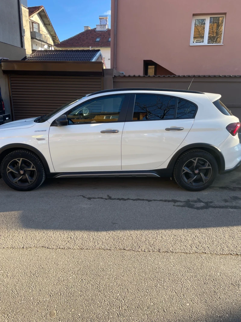 Fiat Tipo CROSS, снимка 2 - Автомобили и джипове - 48873629