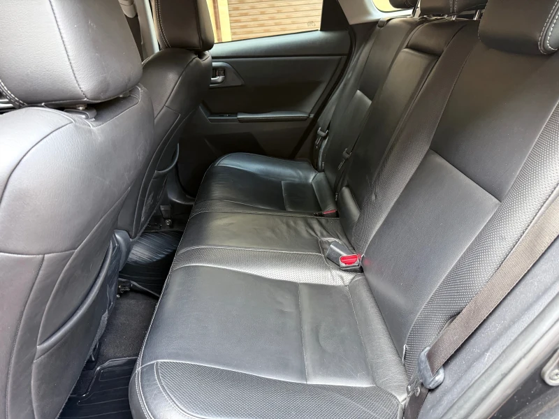 Toyota Auris, снимка 12 - Автомобили и джипове - 52489122