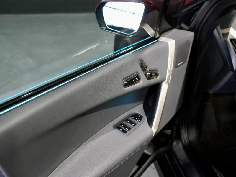 BMW iX * xDRIVE40* АвтоКредит* (ЦЕНА ДО БГ), снимка 17 - Автомобили и джипове - 52512659