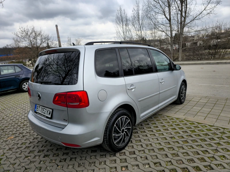 VW Touran 1.6TDI, снимка 7 - Автомобили и джипове - 53080031