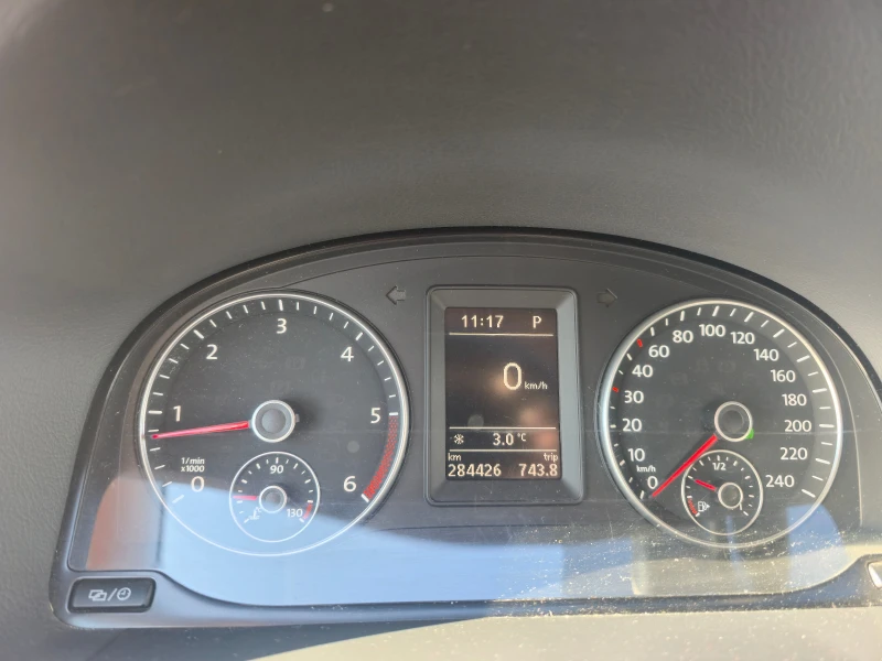 VW Touran 1.6TDI, снимка 14 - Автомобили и джипове - 53080031