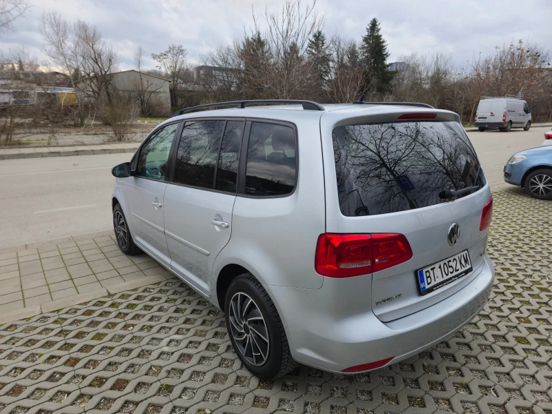 VW Touran 1.6TDI, снимка 9 - Автомобили и джипове - 53080031