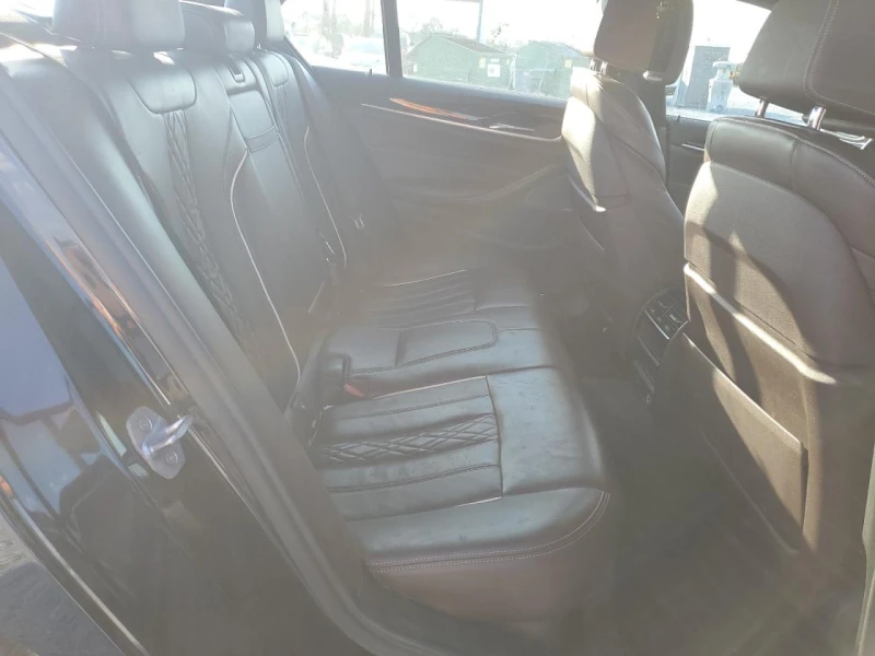 BMW 540 INDIVIDUAL* HUD* DISTRONIC* H/K* 360* PANORAMA* , снимка 10 - Автомобили и джипове - 53031611