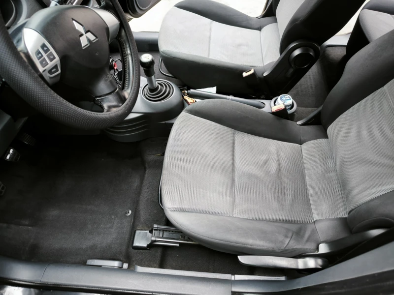 Mitsubishi Colt Z30 1.3, снимка 6 - Автомобили и джипове - 53439606