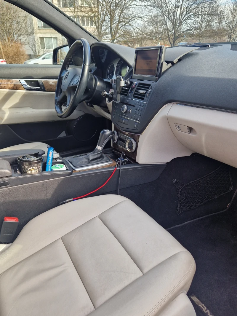 Mercedes-Benz C 350 Бензин 272 коня , снимка 9 - Автомобили и джипове - 53563731