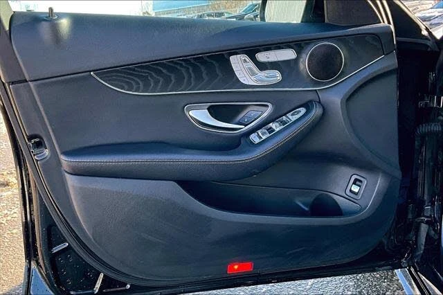 Mercedes-Benz C 300 4 MATIC * CARFAX* * АвтоКредит* (ЦЕНА ДО БГ), снимка 14 - Автомобили и джипове - 53190946