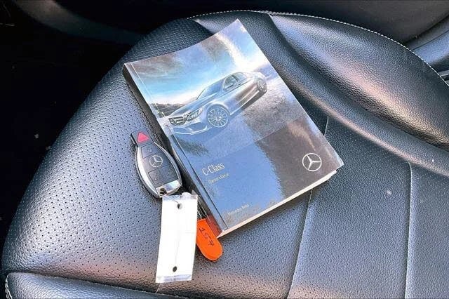 Mercedes-Benz C 300 4 MATIC * CARFAX* * АвтоКредит* (ЦЕНА ДО БГ), снимка 16 - Автомобили и джипове - 53190946