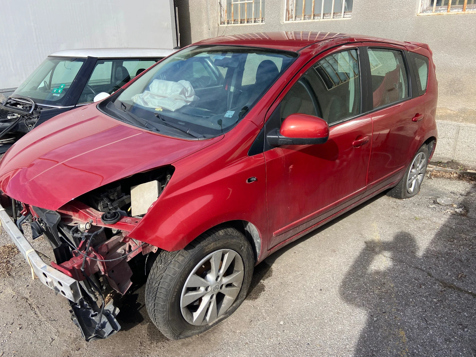 Nissan Note 1.6i - изображение 5