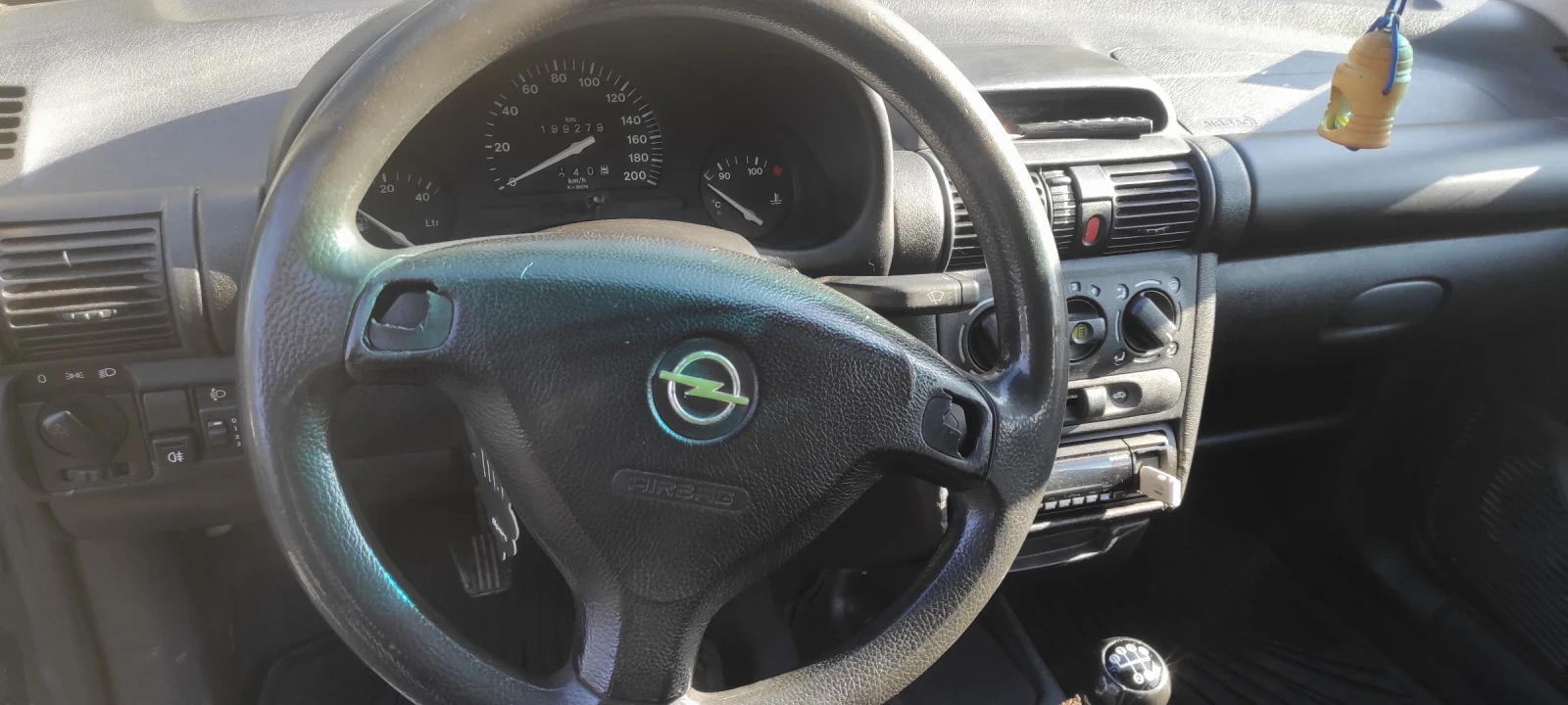 Opel Corsa  - изображение 6