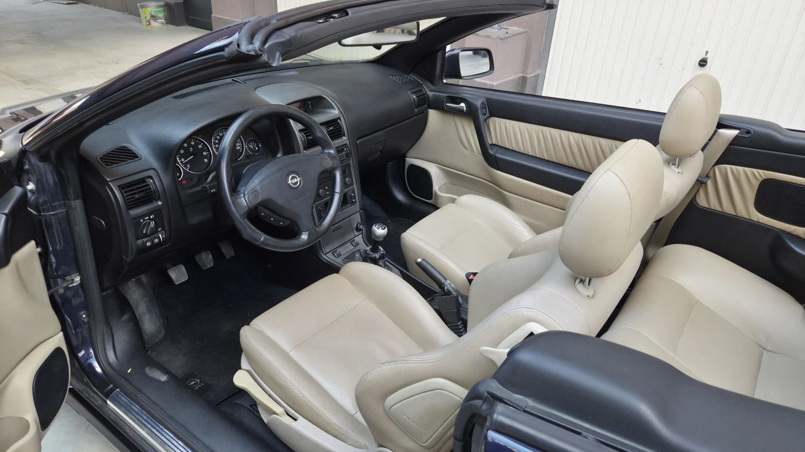 Opel Astra Bertone 2.0T - изображение 6