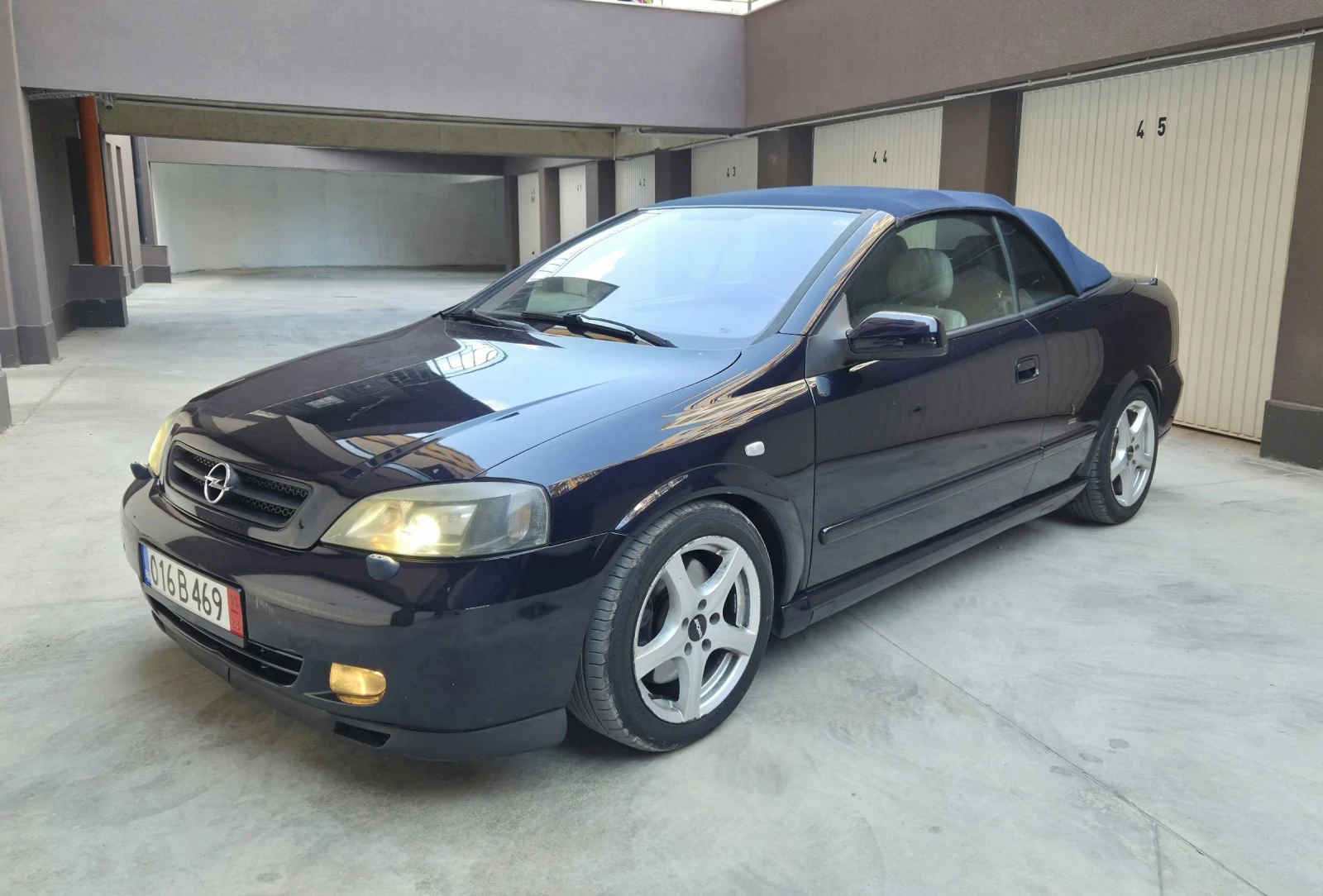 Opel Astra Bertone 2.0T - изображение 2