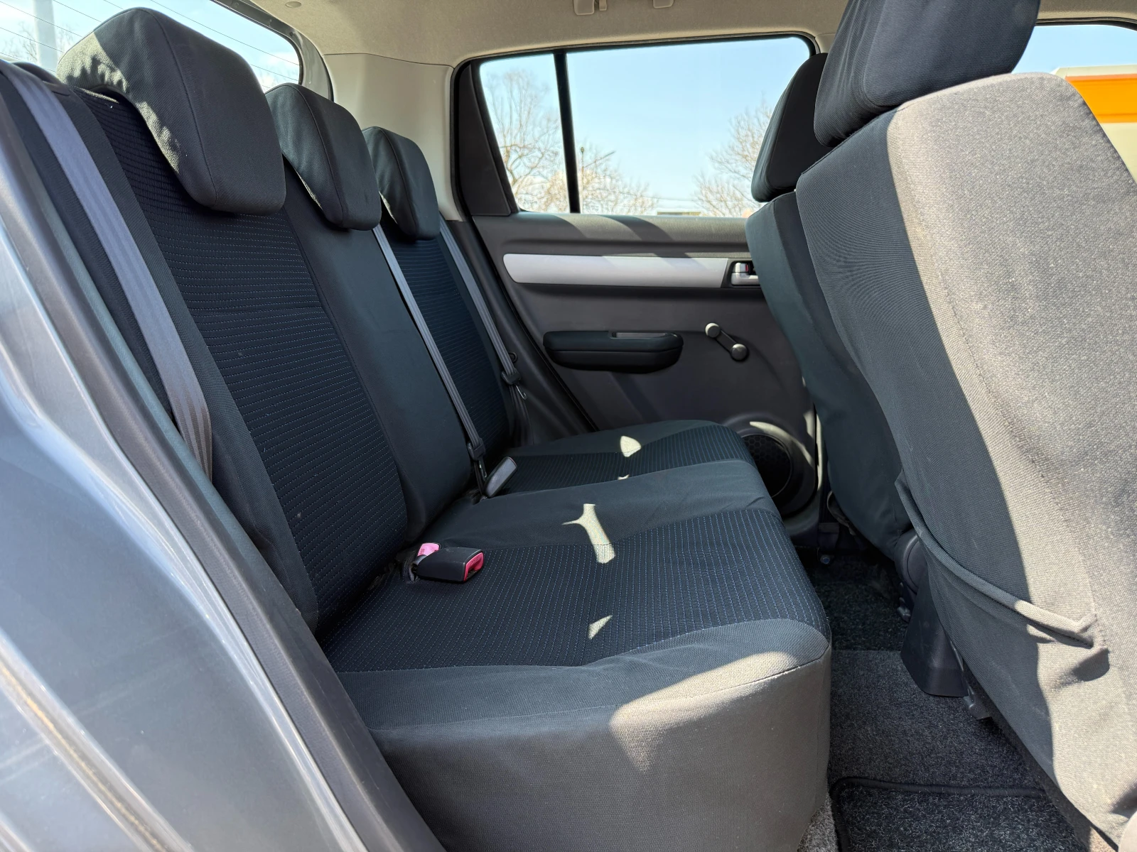 Suzuki Swift 1.3i-92к.с-110000км-климатик-ИТАЛИЯ, снимка 13 - Автомобили и джипове - 53985510