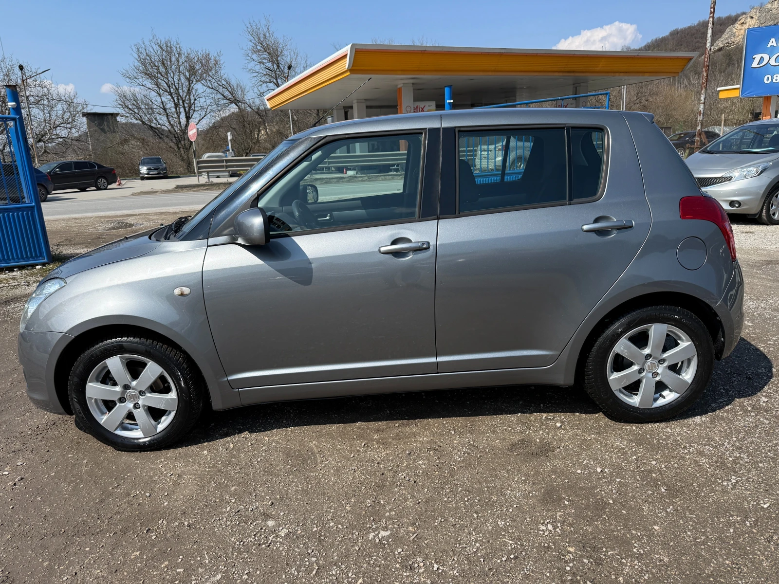 Suzuki Swift 1.3i-92к.с-110000км-климатик-ИТАЛИЯ, снимка 3 - Автомобили и джипове - 53985510