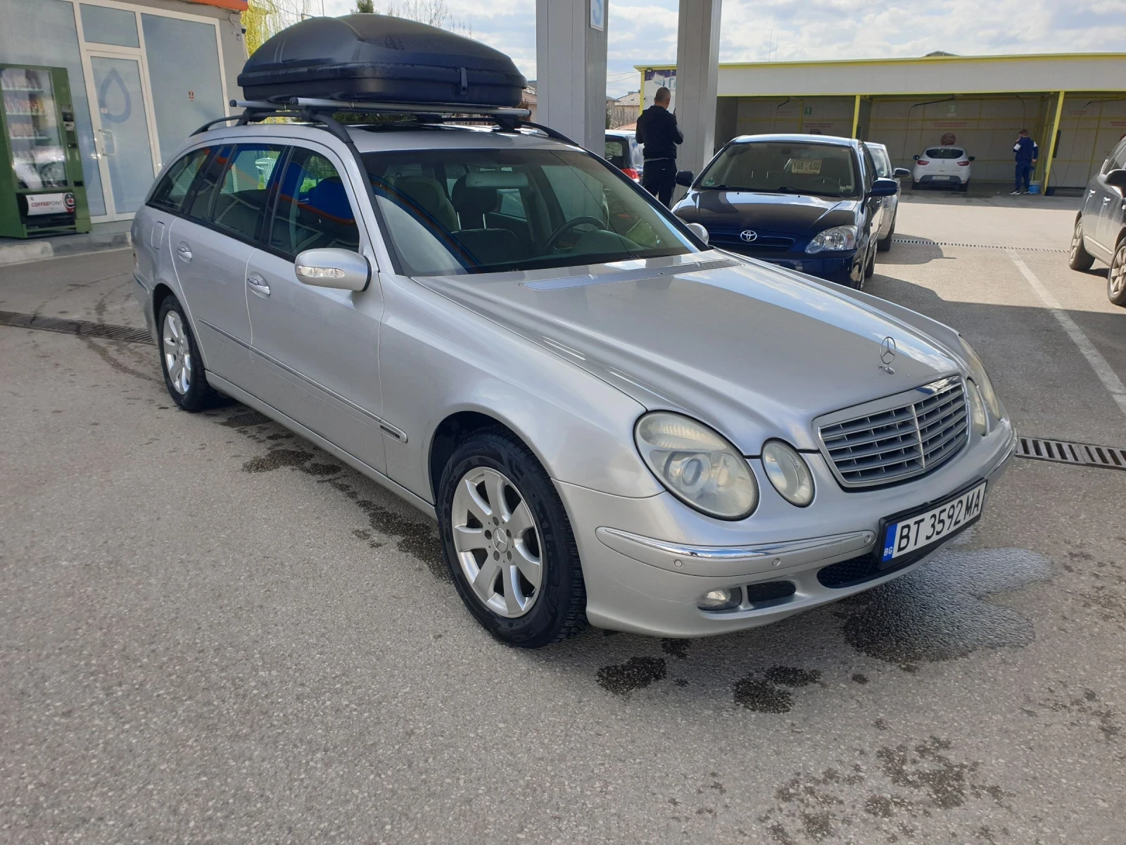 Mercedes-Benz E 320, снимка 2 - Автомобили и джипове - 54046857