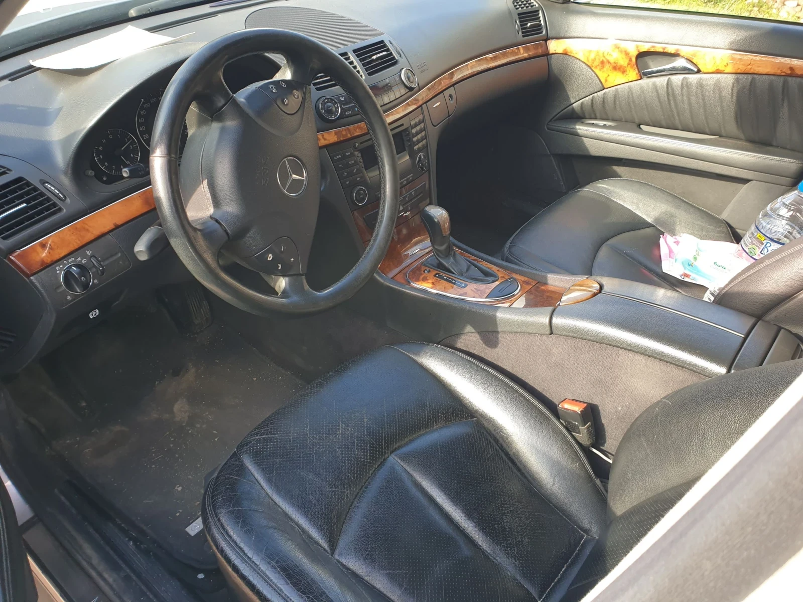 Mercedes-Benz E 320, снимка 5 - Автомобили и джипове - 54046857