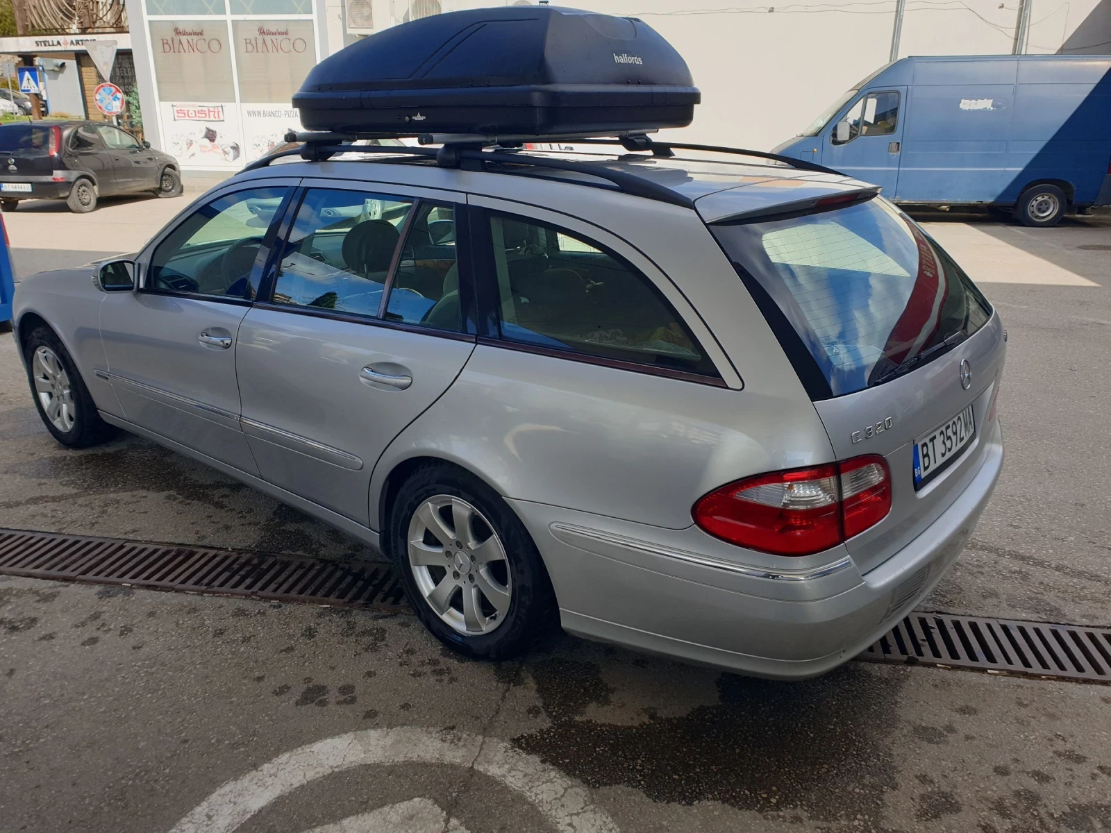 Mercedes-Benz E 320, снимка 4 - Автомобили и джипове - 54046857