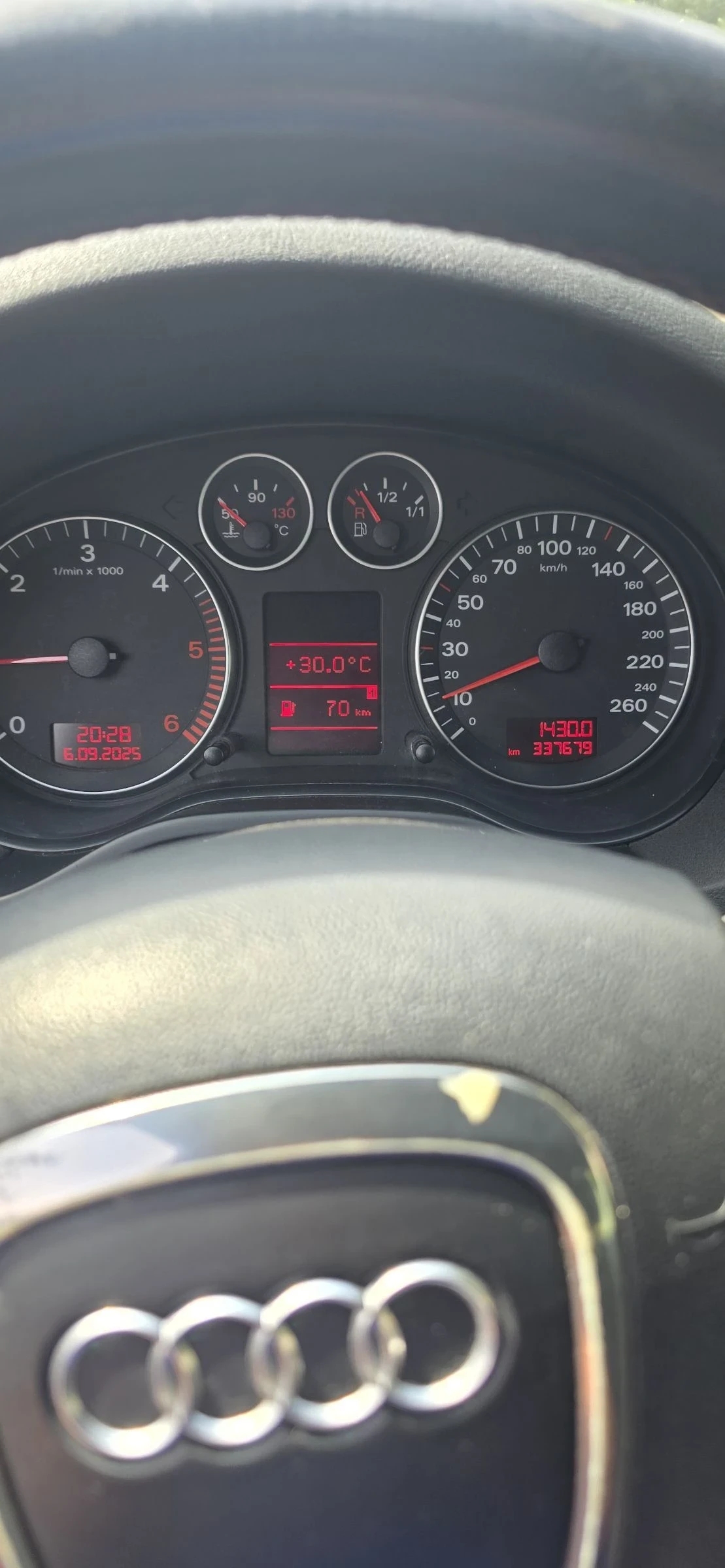 Audi A3 2.0TDI S-line, снимка 17 - Автомобили и джипове - 54364731