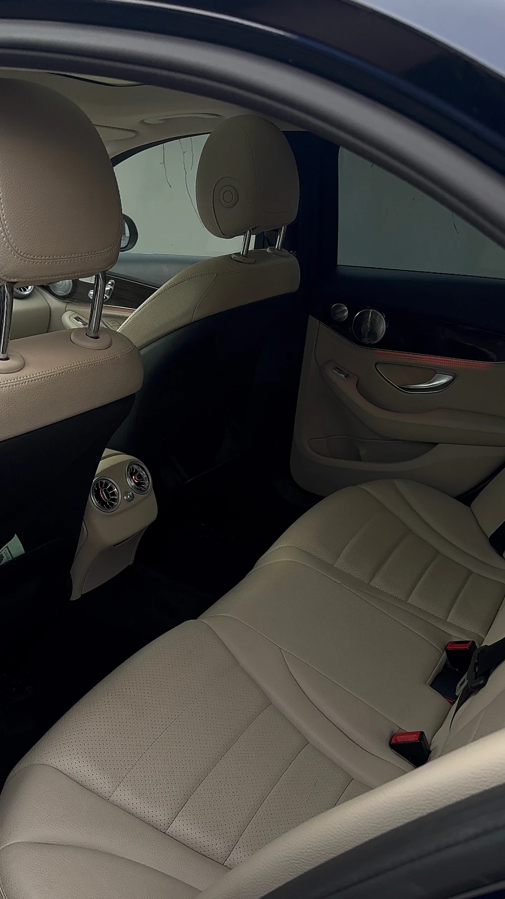 Mercedes-Benz C 300, снимка 10 - Автомобили и джипове - 54526067