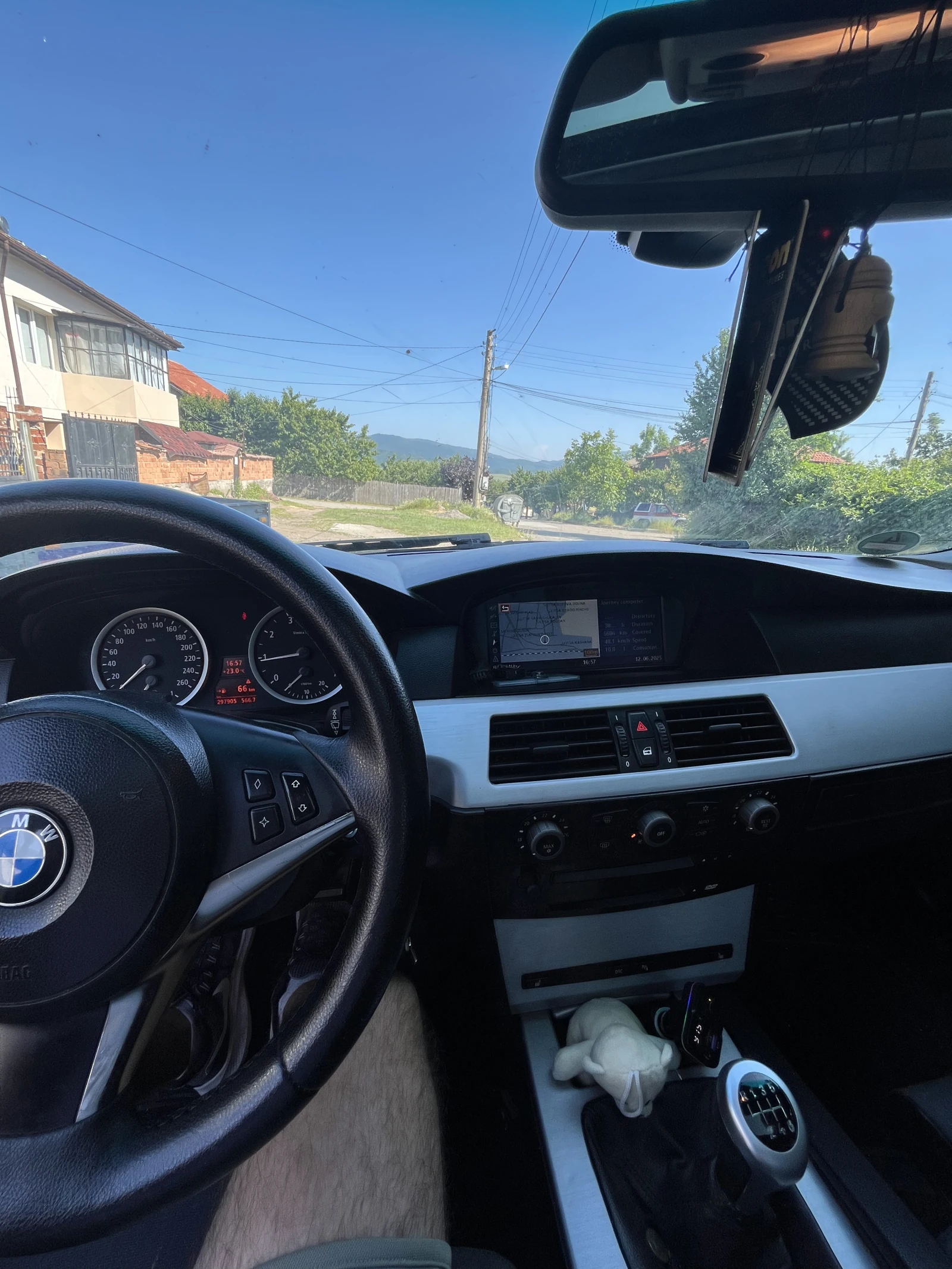 BMW 520, снимка 11 - Автомобили и джипове - 54637215