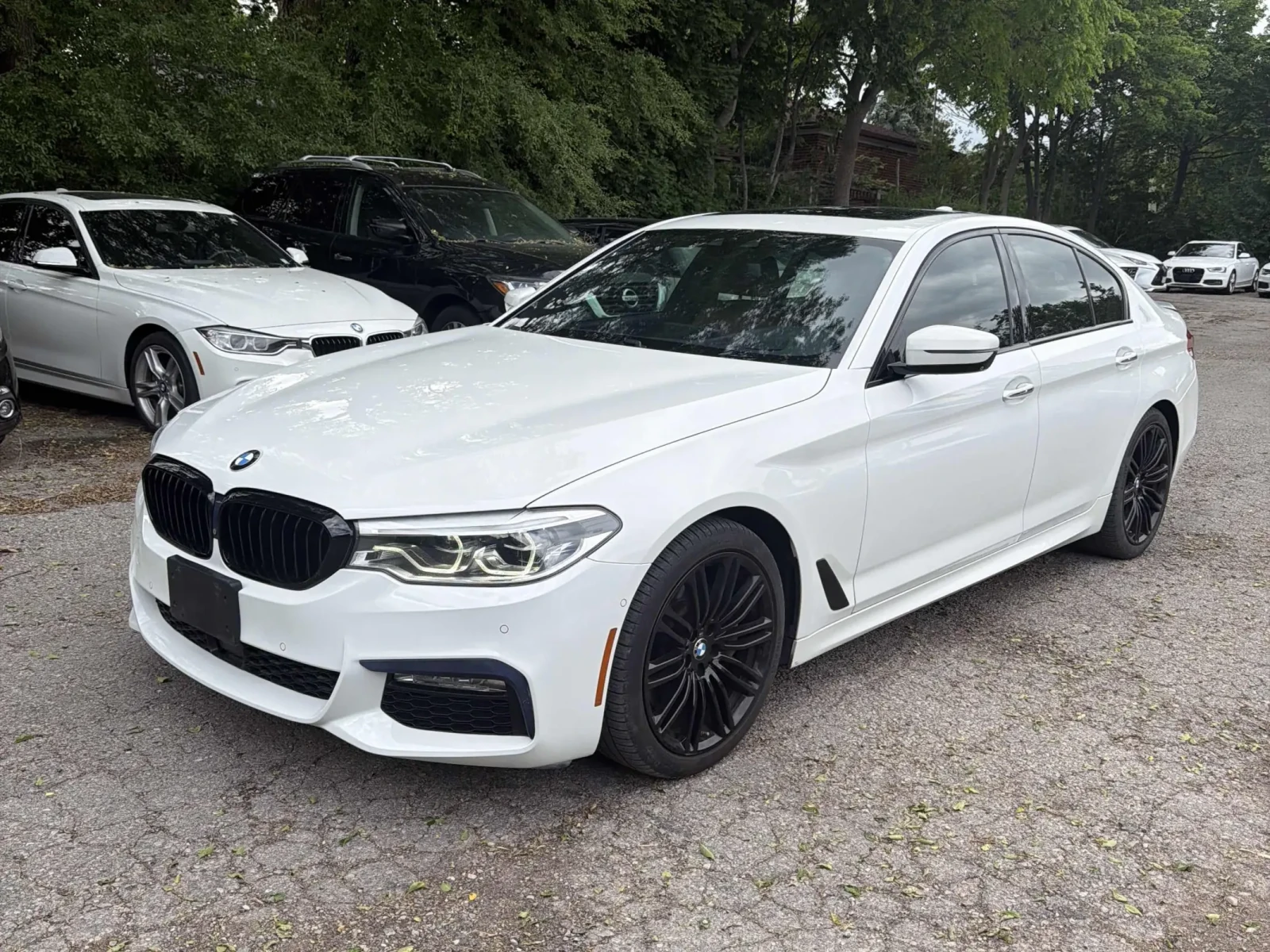 BMW 540 M Sport* H/K * Масаж * Обдухване * 360 * Автокреди