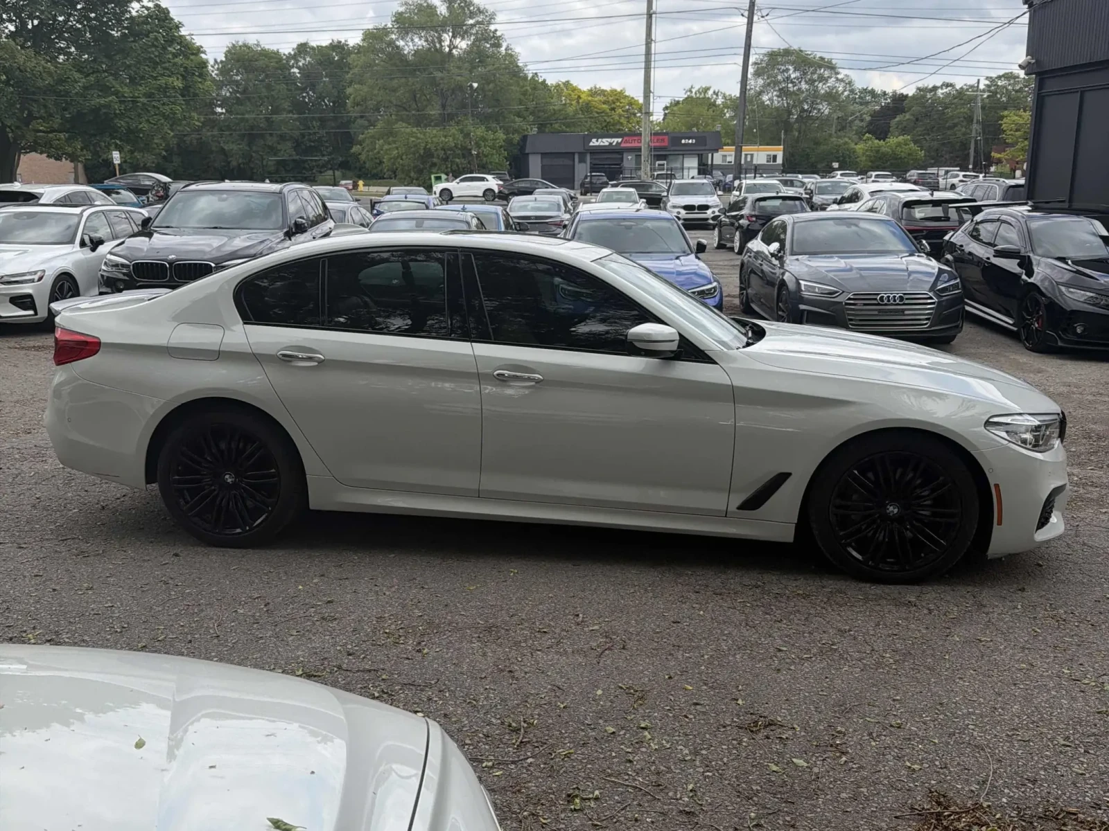 BMW 540 M Sport* H/K * Масаж * Обдухване * 360 * Автокреди, снимка 3 - Автомобили и джипове - 54862346
