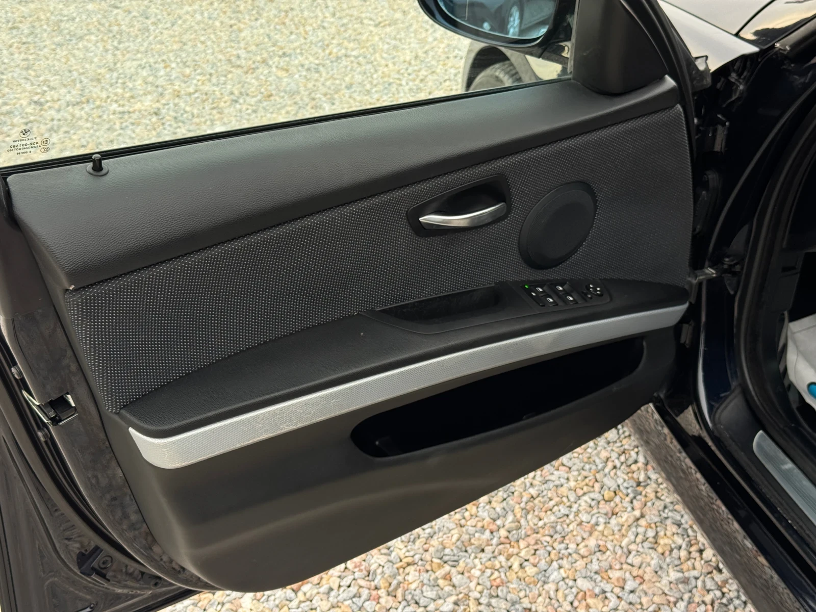 BMW 320 M-PACK* NAVI* RECARO* TOP, снимка 13 - Автомобили и джипове - 54947065