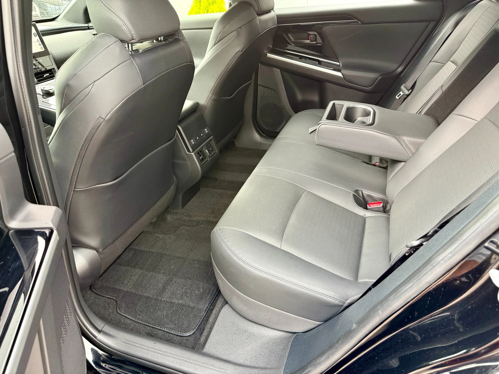 Subaru Solterra, снимка 15 - Автомобили и джипове - 54999047
