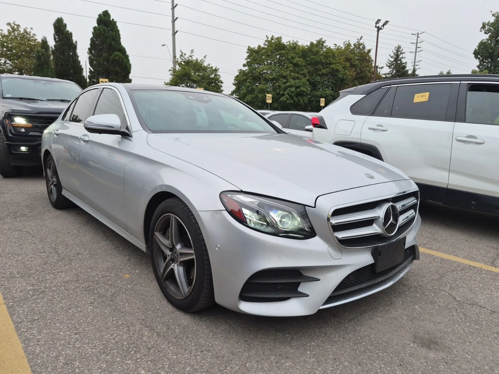Mercedes-Benz E 400 4MATIC * AMG * ПАНОРАМА * CARFAX * , снимка 2 - Автомобили и джипове - 55617631