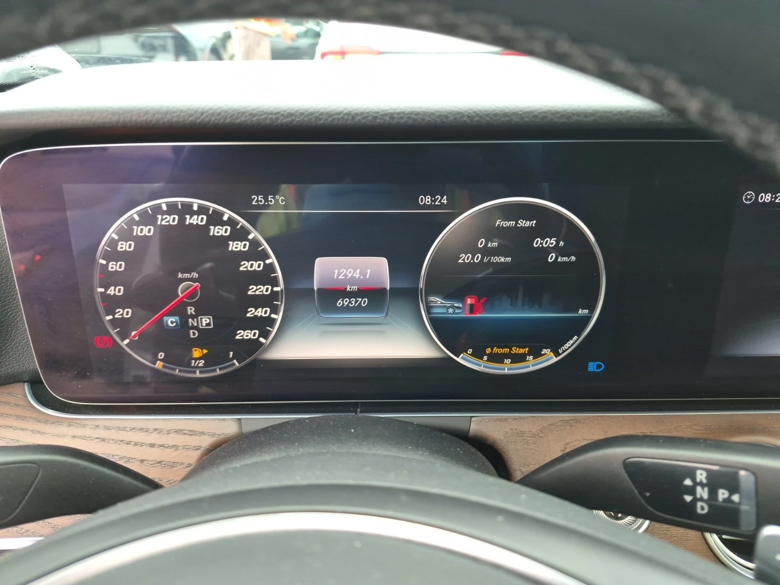 Mercedes-Benz E 400 4MATIC * AMG * ПАНОРАМА * CARFAX * , снимка 7 - Автомобили и джипове - 55617631