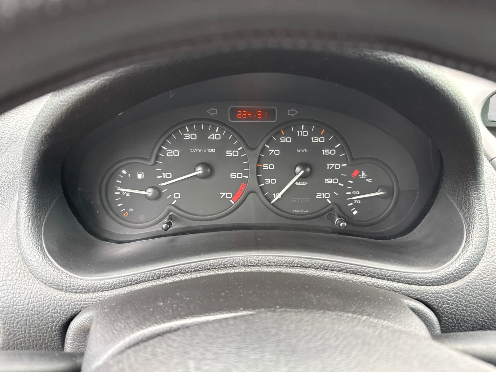 Peugeot 206, снимка 8 - Автомобили и джипове - 56519977