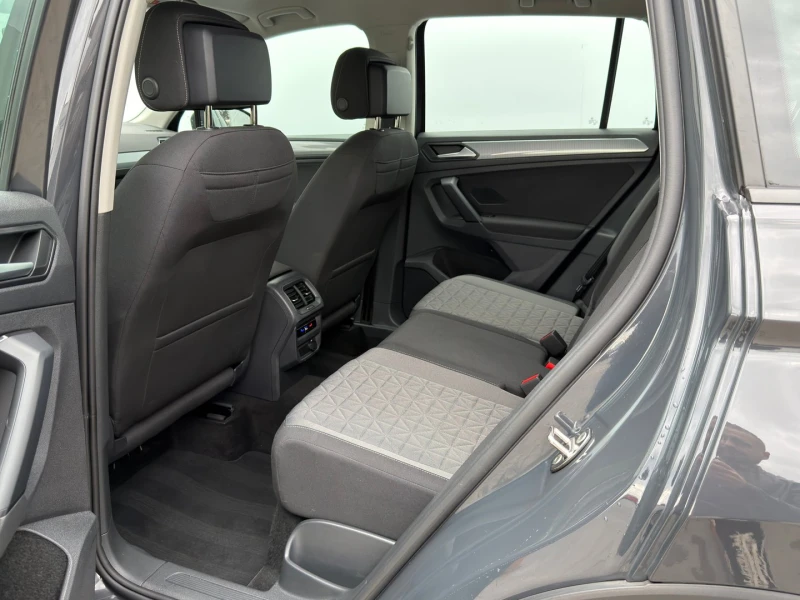 VW Tiguan Elegance 1.4 eHybrid OPF DSG, снимка 8 - Автомобили и джипове - 53322458