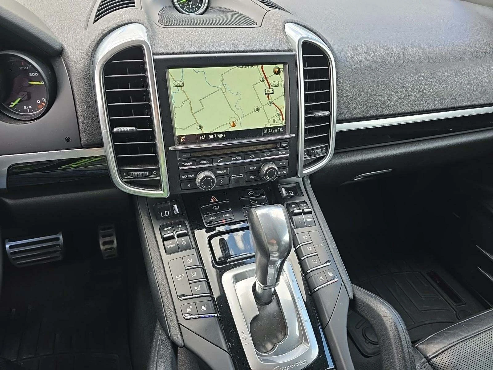 Porsche Cayenne S* HYBRID* MATRIX LED* BOSE* LANE ASIST* ОБДУХ* ПО - изображение 6