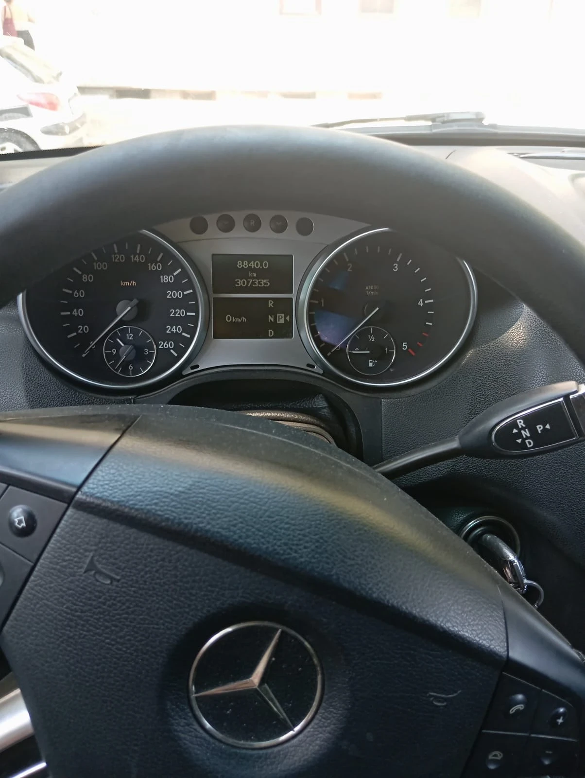 Mercedes-Benz ML 320  - изображение 8