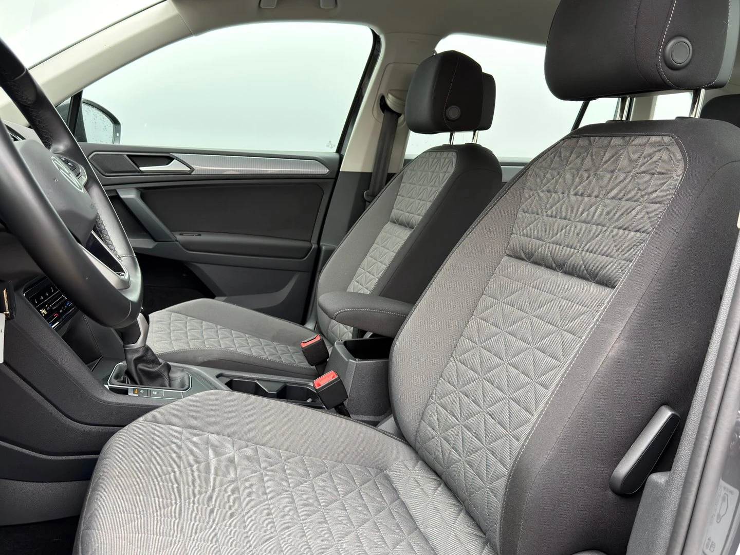 VW Tiguan Elegance 1.4 eHybrid OPF DSG, снимка 7 - Автомобили и джипове - 53322458