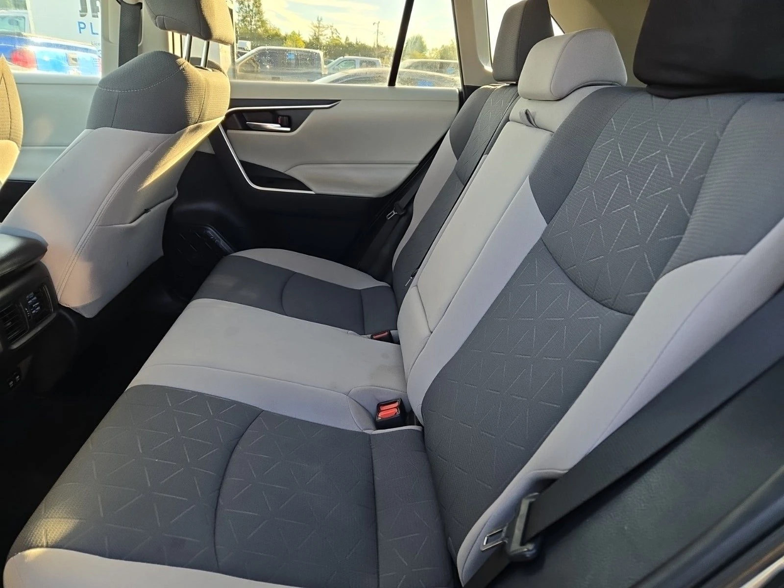 Toyota Rav4 * ПАНО* SMART KEY* КАМЕРА* ПОДГРЕВ* СЛЯПА ТОЧКА*  - изображение 9