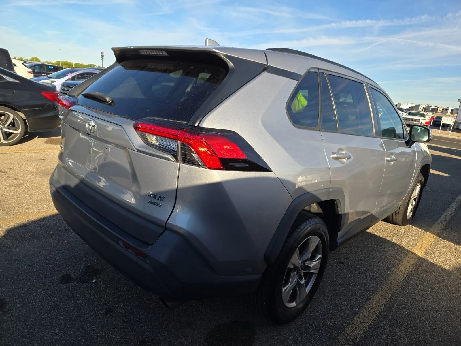 Toyota Rav4 * ПАНО* SMART KEY* КАМЕРА* ПОДГРЕВ* СЛЯПА ТОЧКА*  - изображение 4