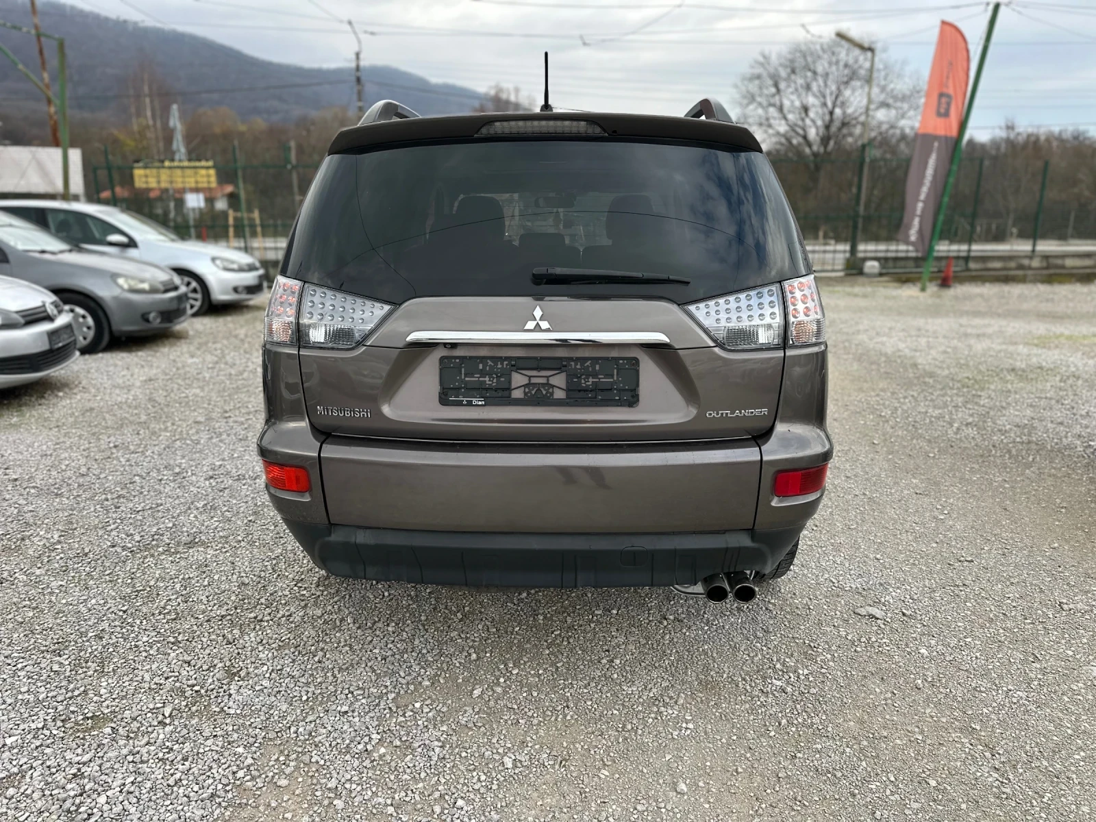 Mitsubishi Outlander 2.2 D-ID 6+ 1 4WD - изображение 5
