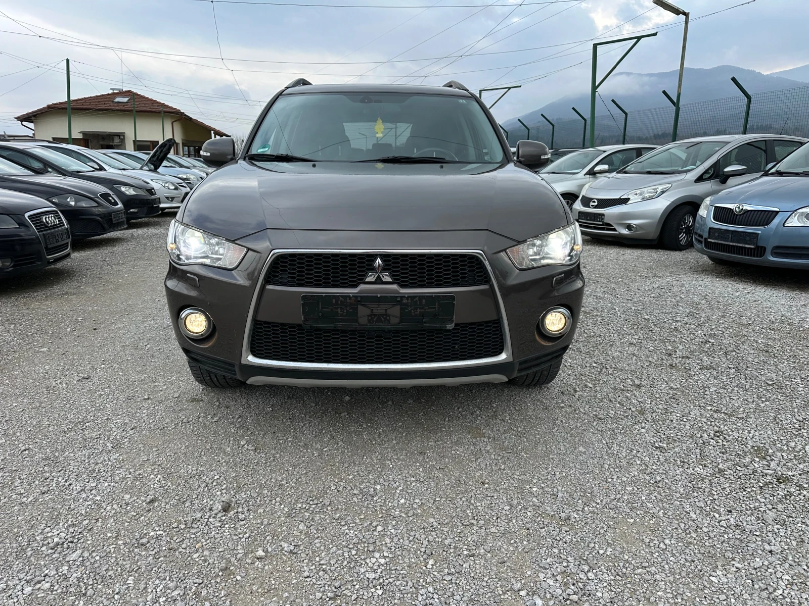Mitsubishi Outlander 2.2 D-ID 6+ 1 4WD - изображение 2