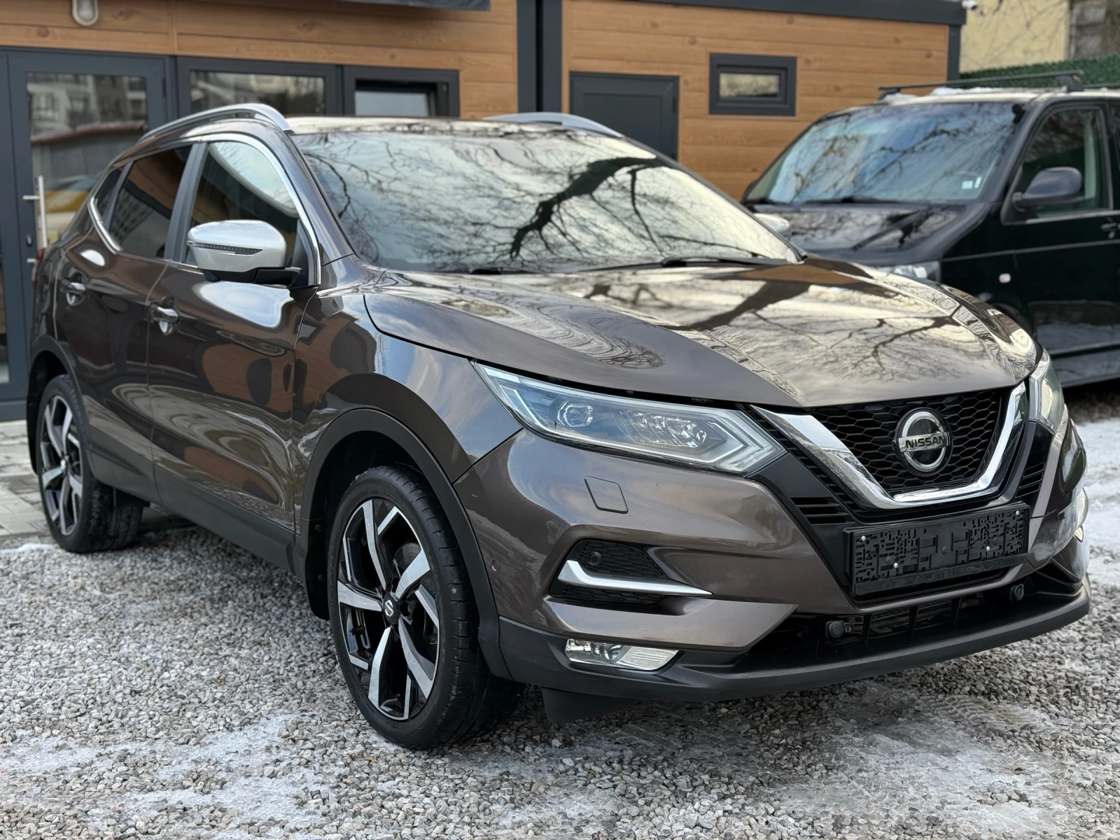 Nissan Qashqai 1.2i/Automatic/Tekna+ /Face/360 Камера/ - изображение 3
