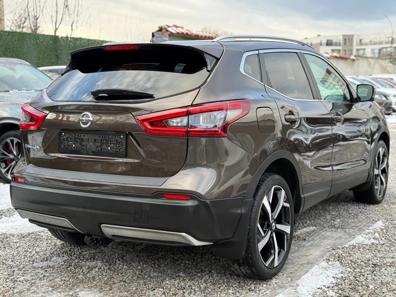 Nissan Qashqai 1.2i/Automatic/Tekna+ /Face/360 Камера/ - изображение 7