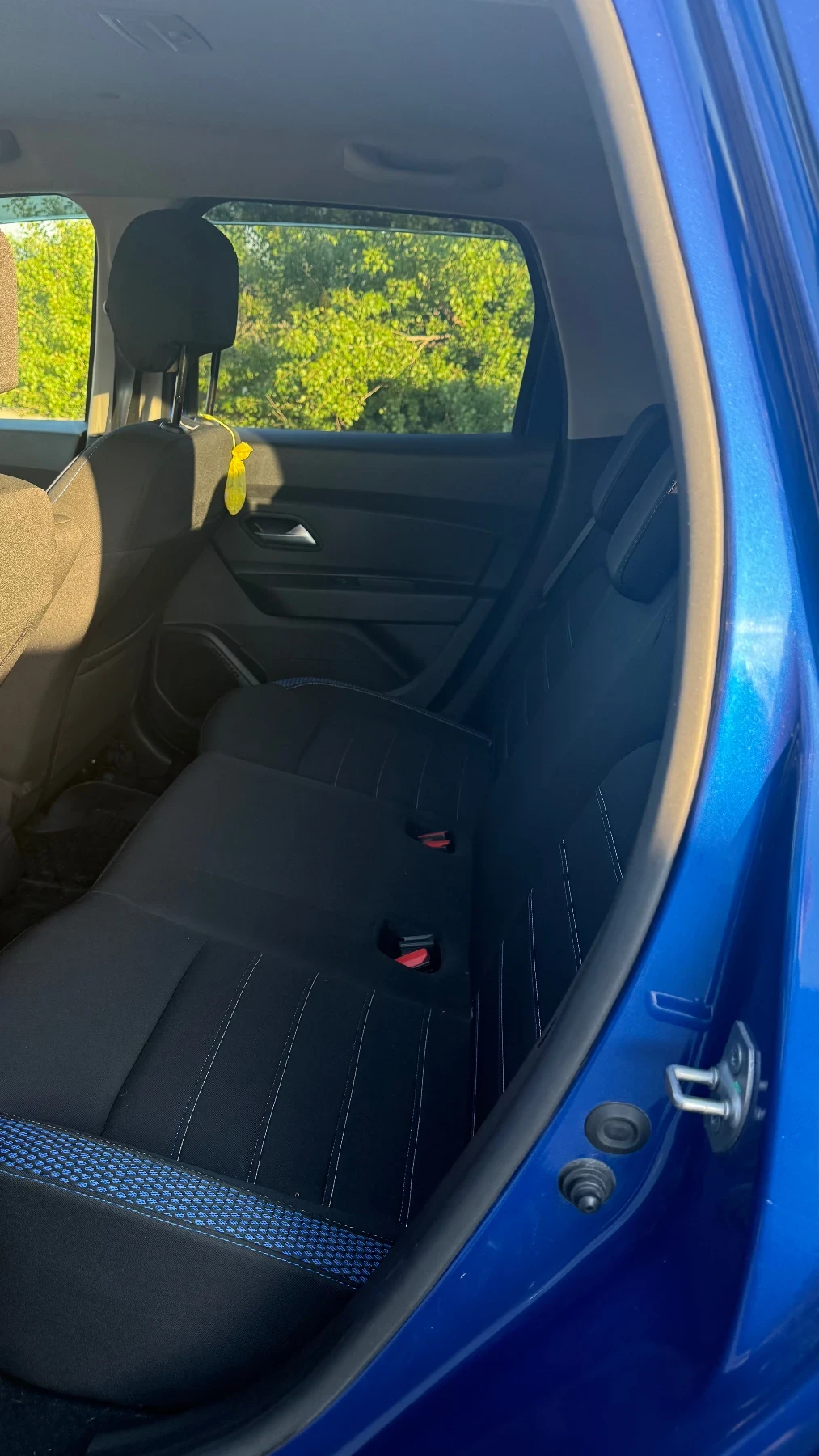 Dacia Duster, снимка 3 - Автомобили и джипове - 54432273